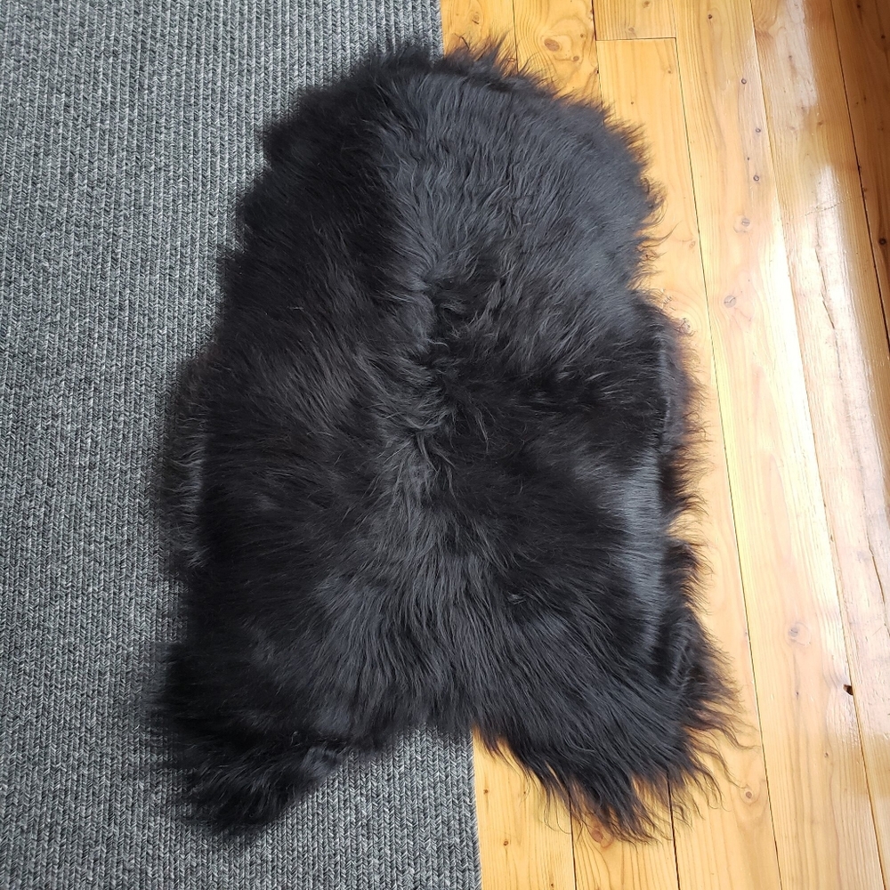 Genuine Black Icelandic Sheepskin furthrow r…